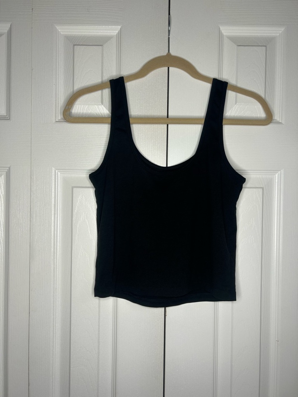Vuori Black Heather Halo Essential Scoop Tank - Picture 3 of 3